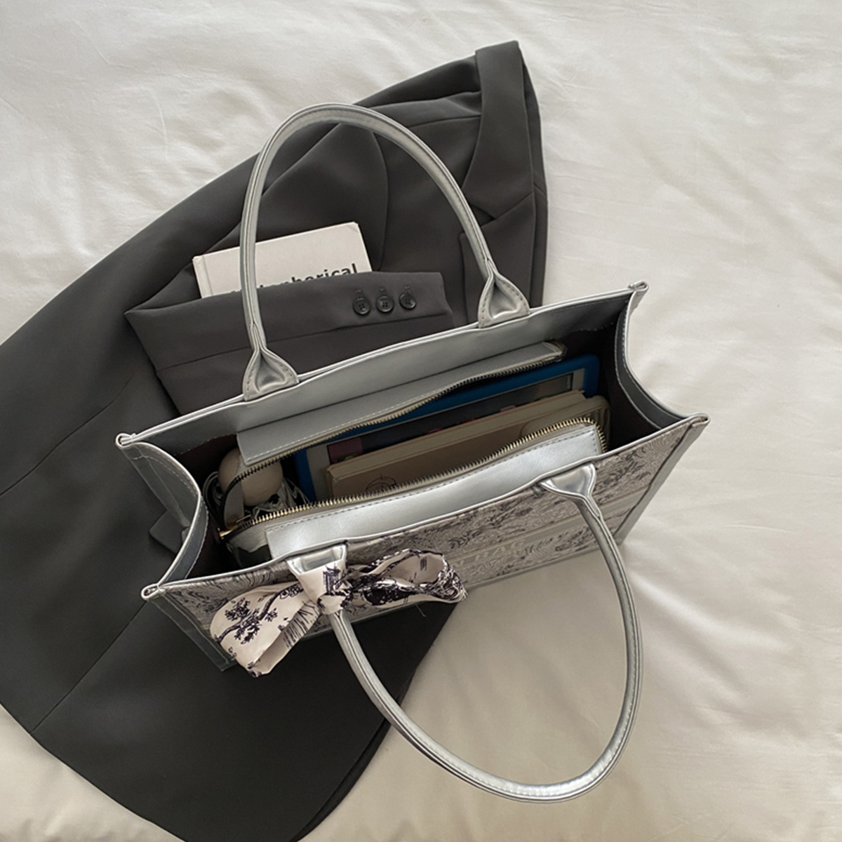 Luxury Elegant Women Tote Bag  - огляд і ціна Luxury Bags Vendor