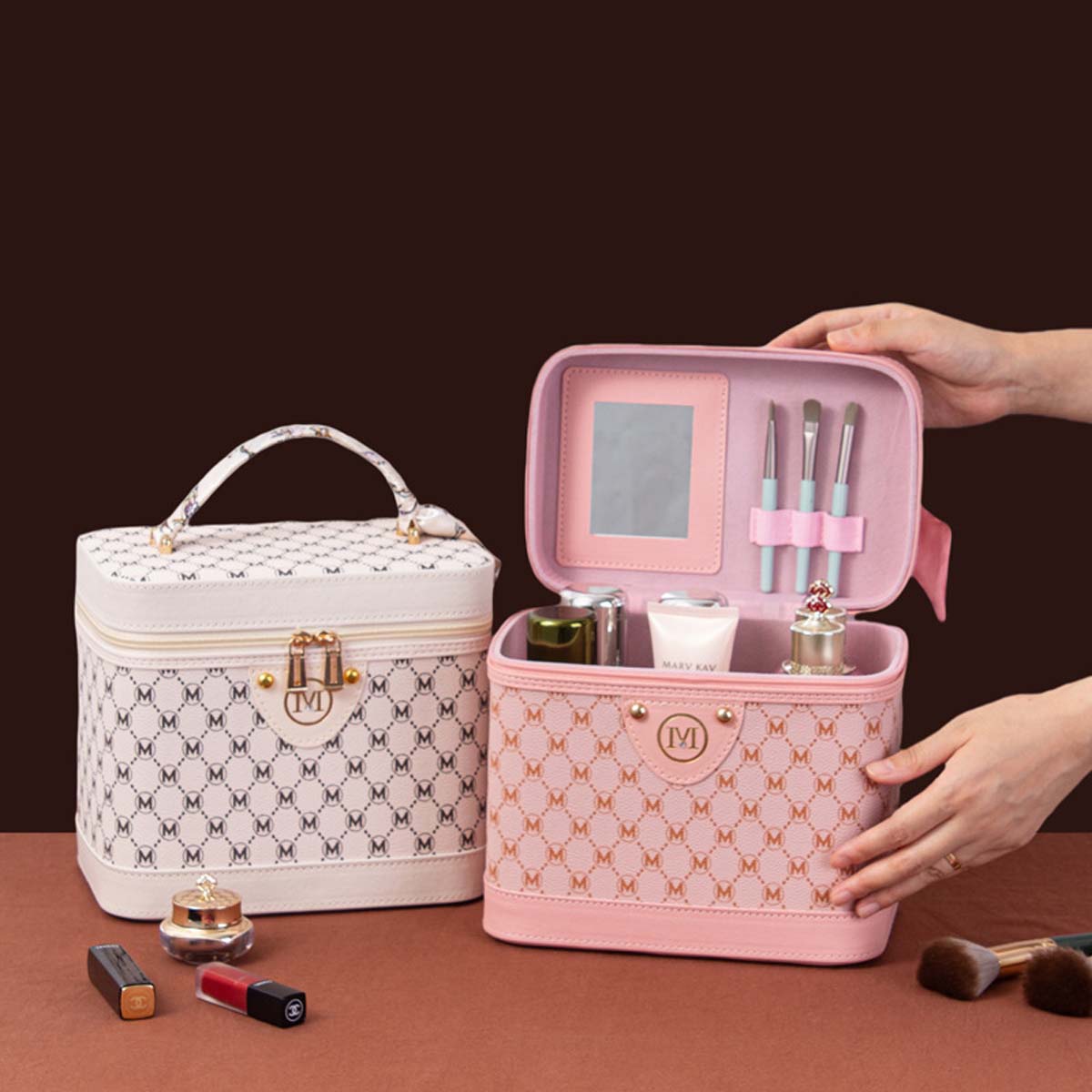 New retro oversized makeup bag - огляд і ціна Luxury Bags Gucci