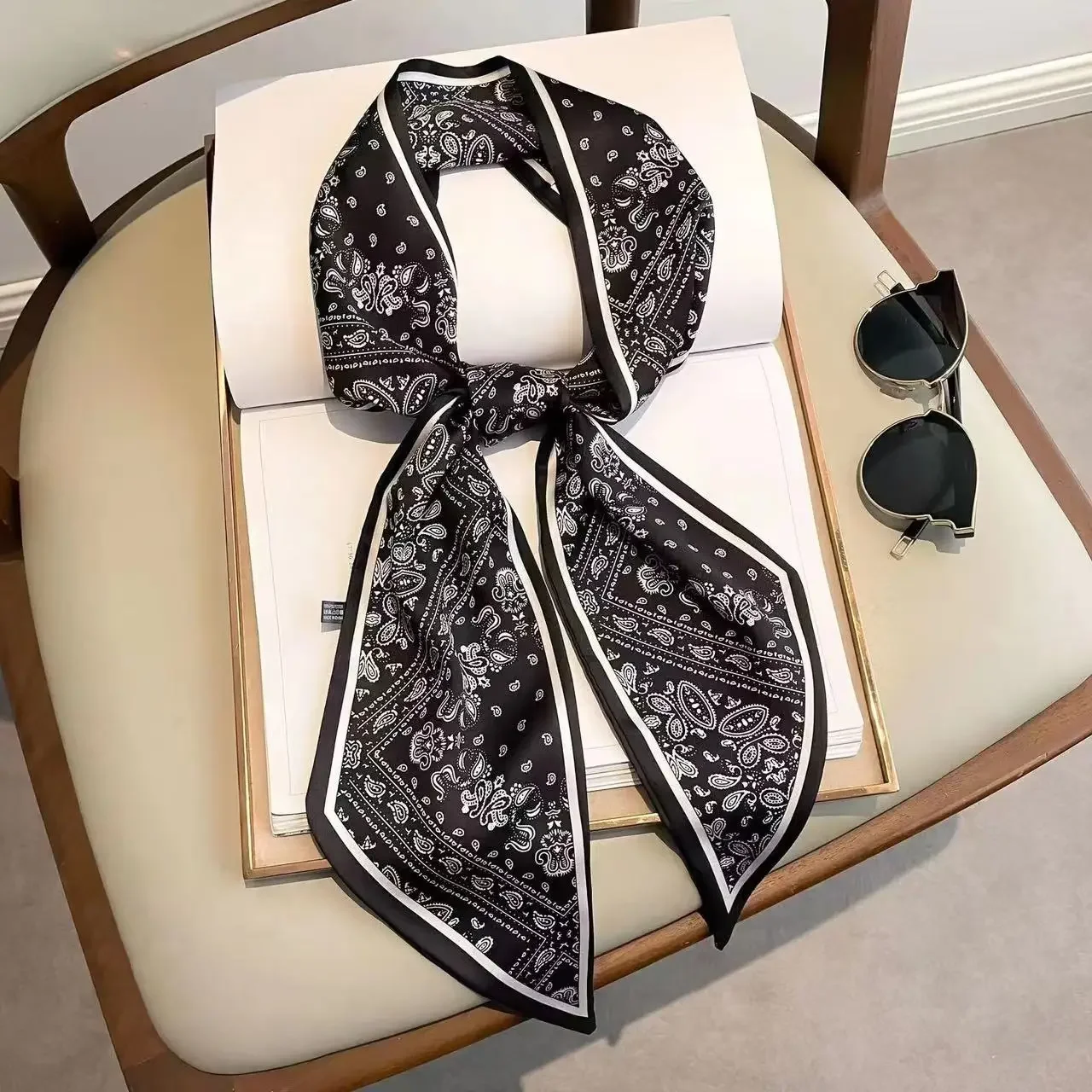 Design Print Skinny Scarf Plai - огляд і ціна Luxury Bags Design