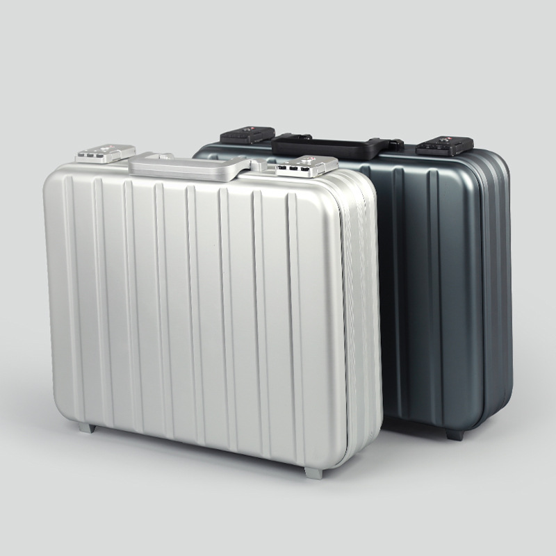 Aluminum Luxury Watch Box Larg - огляд і ціна Luxury Bags List