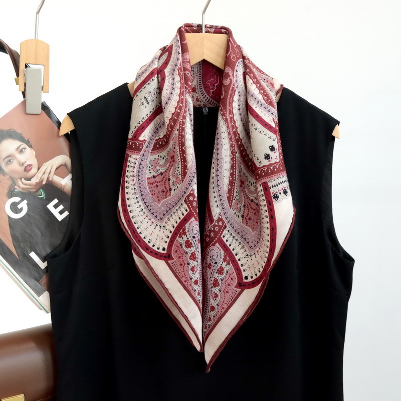 Paisley Small Neck Scarf 65CM  - огляд і ціна Luxury Bags Design
