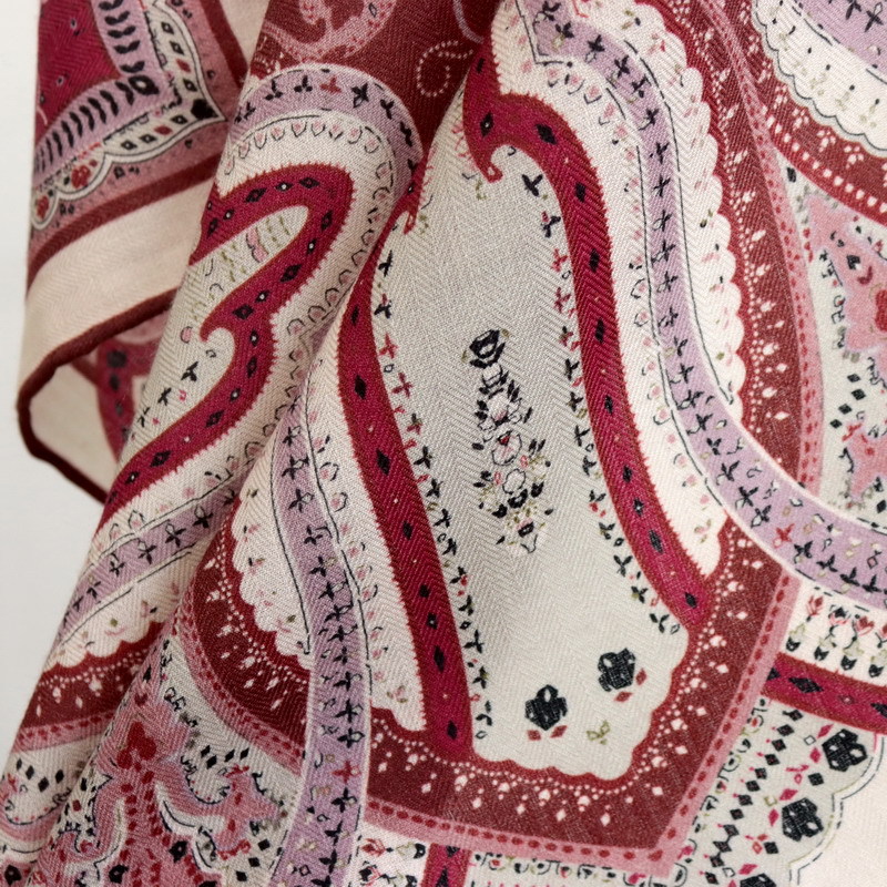 Paisley Small Neck Scarf 65CM  - огляд і ціна Luxury Bags Design